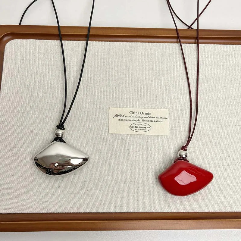 Margaret Retro Shell Necklace