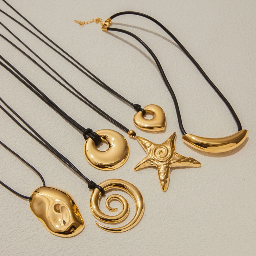 Violet Hammer Pattern Necklace