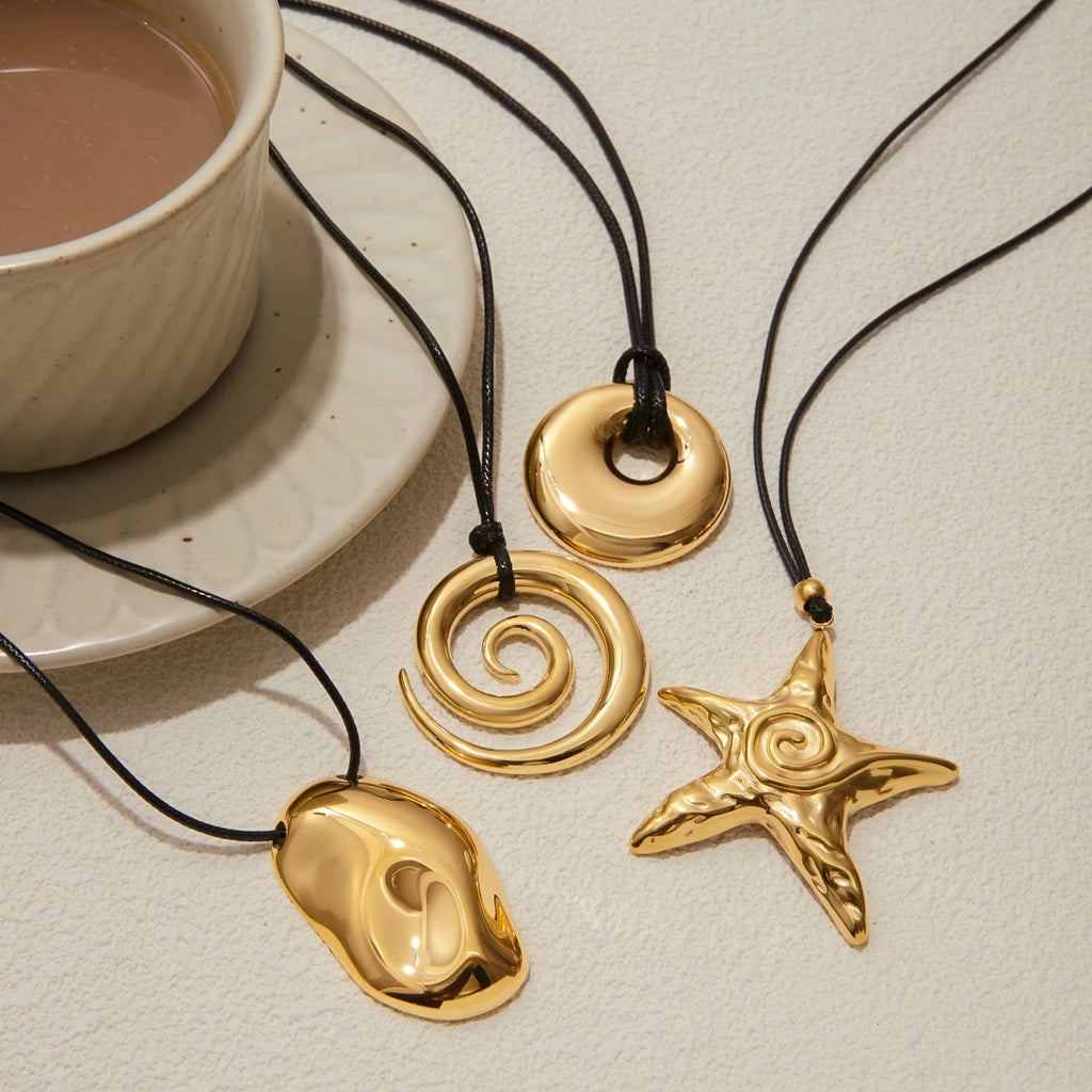 Violet Hammer Pattern Necklace