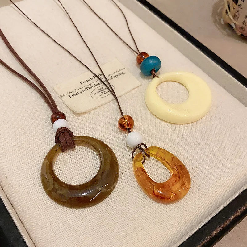Edith Hollow Resin Necklace