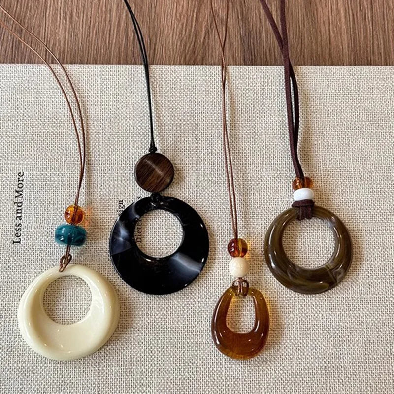 Edith Hollow Resin Necklace