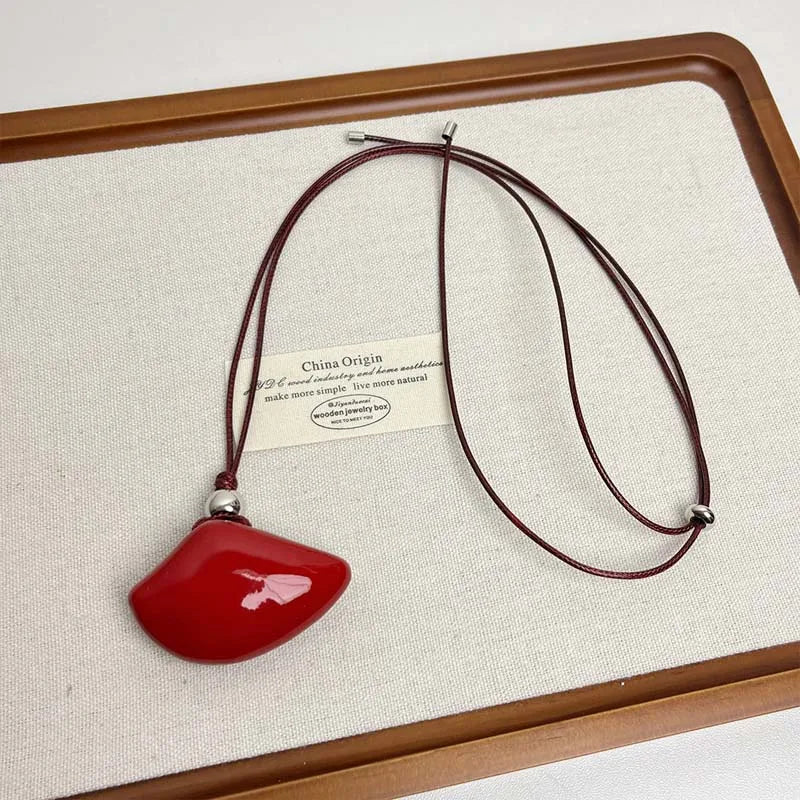Margaret Retro Shell Necklace