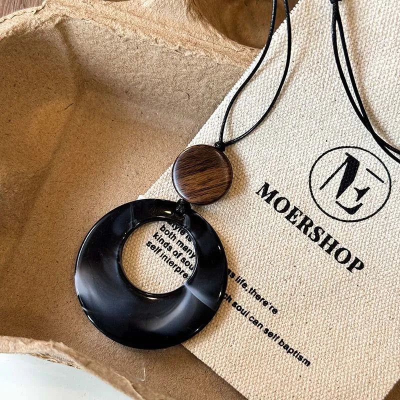 Edith Hollow Resin Necklace