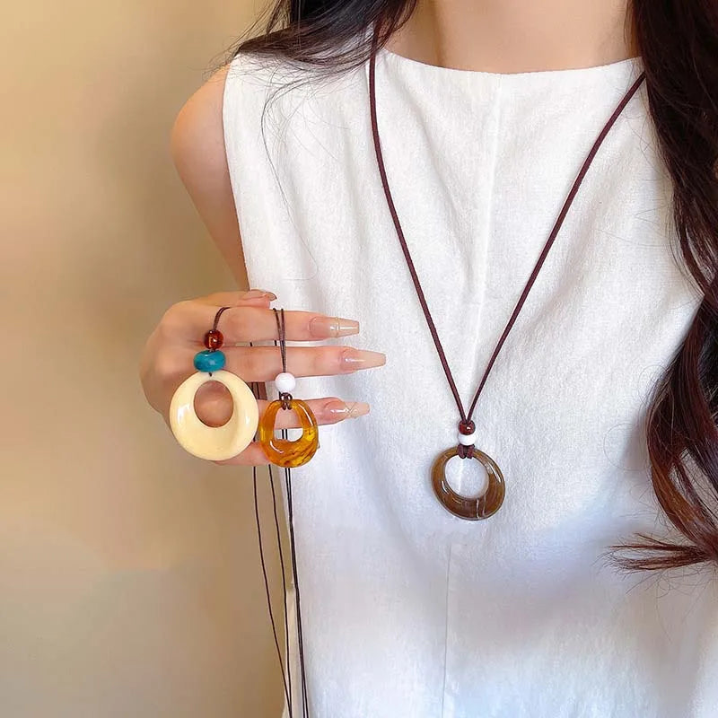 Edith Hollow Resin Necklace